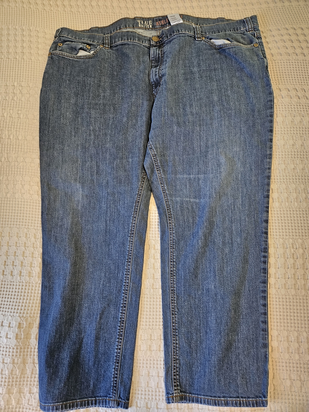 Relaxed Fit Men's Jeans in Classic Blue